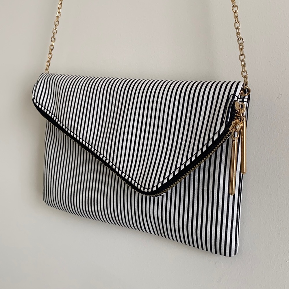 *NWOT* Urban Expressions Pinstripe Crossbody Bag - Picture 2 of 16